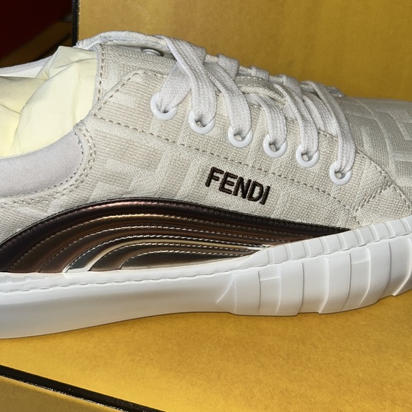 Fendi sneakers - Picture 4 of 8